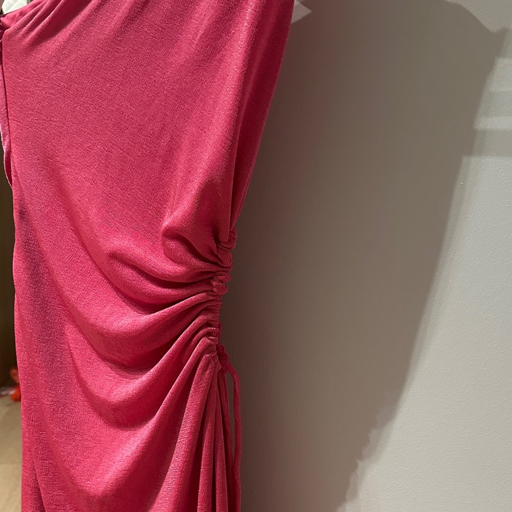 Elegant/Trendy Pink One-Shoulder Dress w/ flattering cut-out